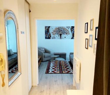 Cergy-Pontoise Apartment | Cosy Home 1 - Spacieux 3 pièces avec parking - 30 min de Paris