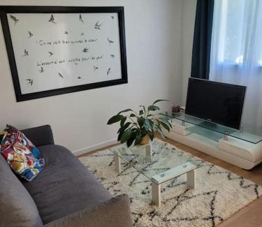 Fay-les-Nemours Apartment | Cosy Home