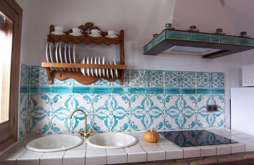 Nechite House | Cosy house in a complex with gardens and swimming pool.