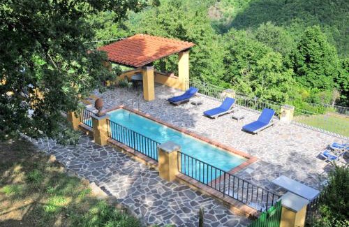 Gattaia House | Cosy House in Gattaia with Shared Pool