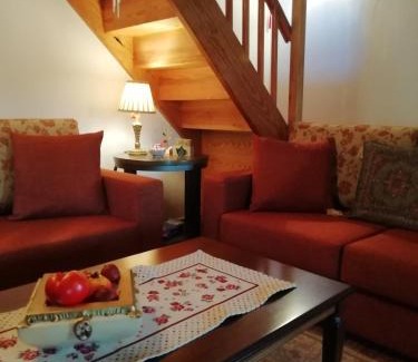 Kalivia House | Cosy lake house, μια ανάσα πριν τη λίμνη