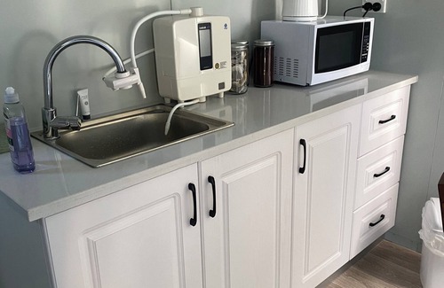 Bargara Apartment | Cosy little cabin 5 minutes from the beach.