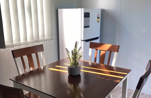 Bargara Apartment | Cosy little cabin 5 minutes from the beach.