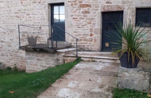 Laives House | Cosy little nest in the heart of a small Burgundy village