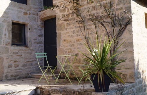 Laives House | Cosy little nest in the heart of a small Burgundy village