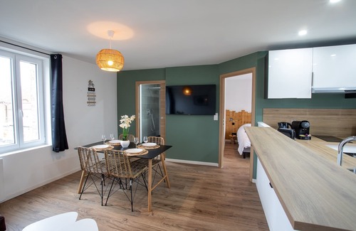 Eu Apartment | Cosy, modern apartment