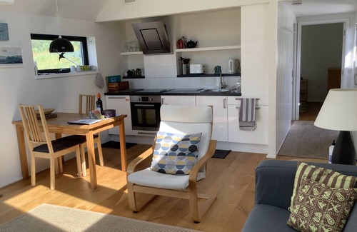 Breakish Cottage | COSY MODERN COTTAGE, GLORIOUS SEA & MOUNTAIN VIEWS.