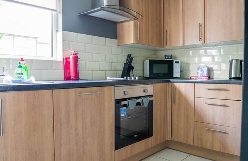 Bathgate House | Cosy Modern Home in Bathgate