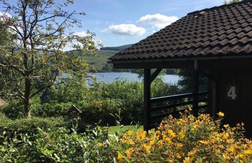 Lochearnhead House | Cosy Modern Nordic Lodge w/Loch View & Log Burner