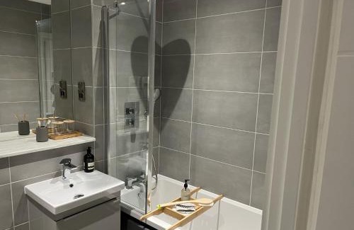 Barnt Green Apartment | Cosy Modern Studio