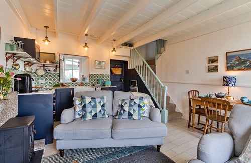 Mousehole Cottage | Cosy Mousehole Cottage with Sea Views