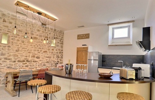 Saint-Remeze House | Cosy nature gite with courtyard, Southern Ardèche, sleeps 4 - Le Figuier