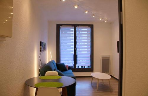 Chamonix City Centre Apartment | Cosy Nest Near Center Chamonix