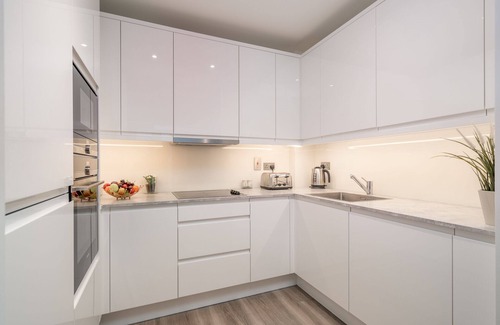 Whittington Apartment | Cosy New Build 2Bed 2Bath Apartment in Colindale, North West London, Tube Zone 4
