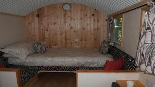 Sticklepath House | Cosy Off Grid Shepherds Hut with Wood Fired Hot Tub