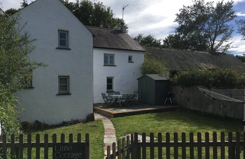 Jameston Cottage | Cosy, peaceful cottage in Manorbier, Pembrokeshire for 5/6, a mile from beach