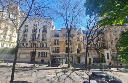 Quartier des Grandes-Carrieres Apartment | Cosy place - heart of Montmartre