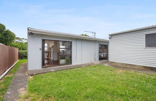 Auckland House | Cosy Renovated Two Bed Garden Apt | WIFI & Netflix