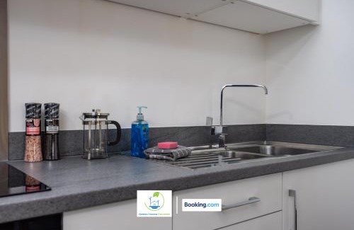 Killingbeck Apartment | Cosy Retreat By Green Haven Escapes Short Lets & Serviced Accommodation Seacroft With Free Off-Street Parking & Pet-Friendly