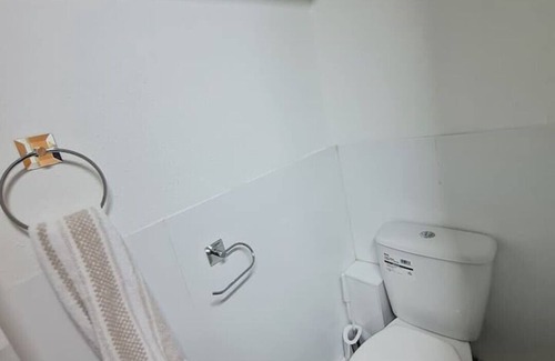 Kegworth Bed & Breakfast | Cosy room near East Midland Airport Room 6