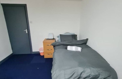 Kegworth Bed & Breakfast | Cosy room near East Midland Airport Room 6