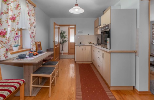 Jasenak House | Cosy rustic wooden house with garden and barbecue, not too far from bathing facilities.