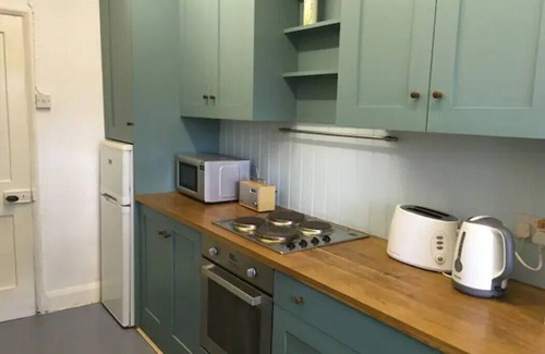 Ford Cottage | Cosy Semi Rural Cottage with Large Gardens & Tennis Court - Dogs Welcome!