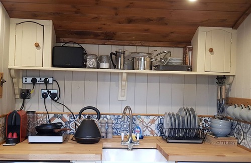 Cleeve Cabin | Cosy Shepherd's Hut perfect for couples in the heart of North Somerset.