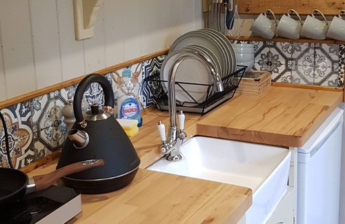 Cleeve Cabin | Cosy Shepherd's Hut perfect for couples in the heart of North Somerset.
