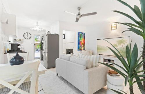 Cairns North Apartment | Cosy Stay near Cairns Esplanade