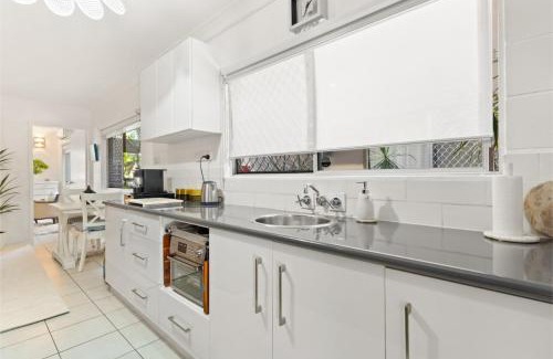 Cairns North Apartment | Cosy Stay near Cairns Esplanade