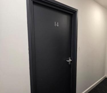 Wolverhampton Apartment | Cosy Studio City Centre