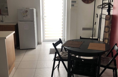 La Chambrette Apartment | Cosy studio in the country but in the city center