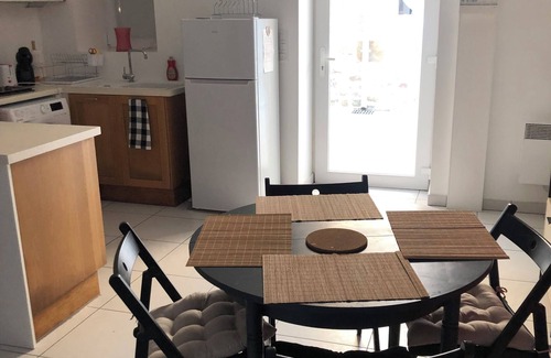La Chambrette Apartment | Cosy studio in the country but in the city center