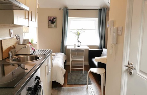 City Centre Dublin Apartment | Cosy Studio OFF OConnell street*TV & Reliable WIFI