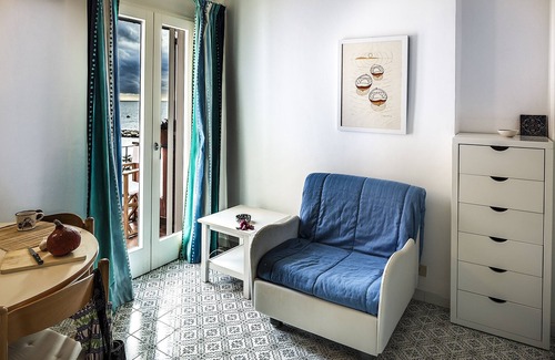 Sant'Angelo Apartment | Cosy studio with sea view.