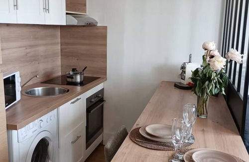 Beauvais Apartment | Cosy T2 apartment Hyper Centre Place Jeanne Hachette NEAR AIRPORT AND SNCF STATION