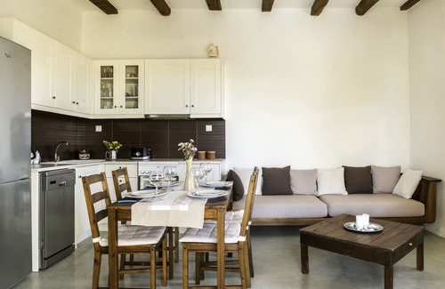 Armenoi Villa | Cosy Traditional Villa - Private Pool - Perfect for families with children