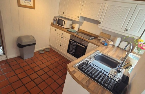 Martlesham Heath House | Cosy two bed cottage. Pet friendly!