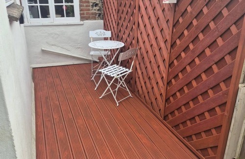 Martlesham Heath House | Cosy two bed cottage. Pet friendly!