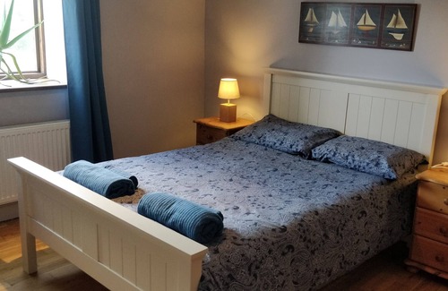 Tuamgraney House | Cosy two bedroom lodge on the edge of Raheen Woods