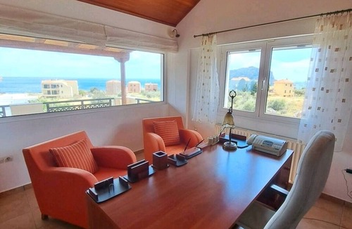 Monemvasia Villa | Cosy villa, close to the castle of Monemvasia. Ideal for family and friends.