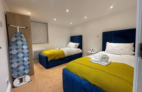 Preston Bed & Breakfast | Cosy Wembley 2-bed apartment - Free parking - Ideal for contractors and families