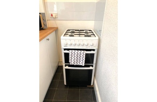 Birkenhead Apartment | Cosy Wirral home near Liverpool with Free Parking!