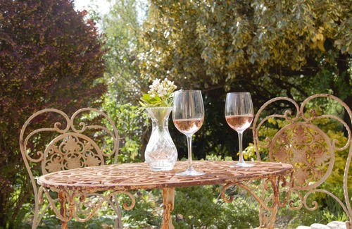 Stanton Cottage | Cotswold Cottage in historic village of Stanton with views over open fields