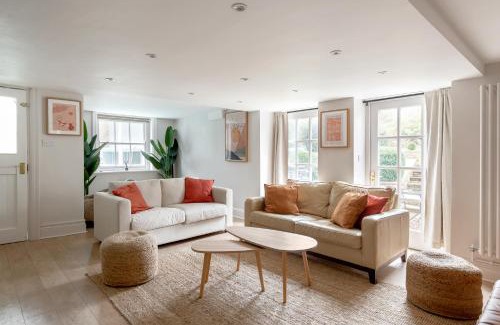 Petty France House | Cotswold Spa House - Country house retreat with indoor swimming pool and hot tub, ideal for large groups