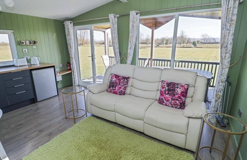 Bretforton Cottage | COTSWOLD VIEW 1, romantic, character holiday cottage in Honeybourne
