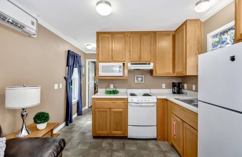 Langston Cabin | Cottage #1 Fisherman's Landing/1-Bed Fishing Cottage w/Covered Boat Shelter"