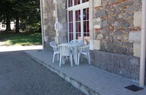 Clairac Apartment | Cottage 2-5 pers in the outbuildings of Château Marith (Pool, restaurant .)