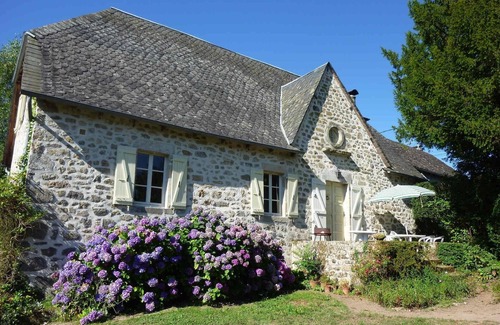 Servieres-le-Chateau House | Cottage 2 ears house character park fenced Promotion 28. 07. 2018-04. 08. 2018